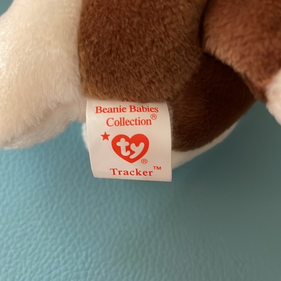 Ty Tracker * Beanie Baby * Date of Birth: June 5, 1997 * Basset Hound - Picture 8 of 13